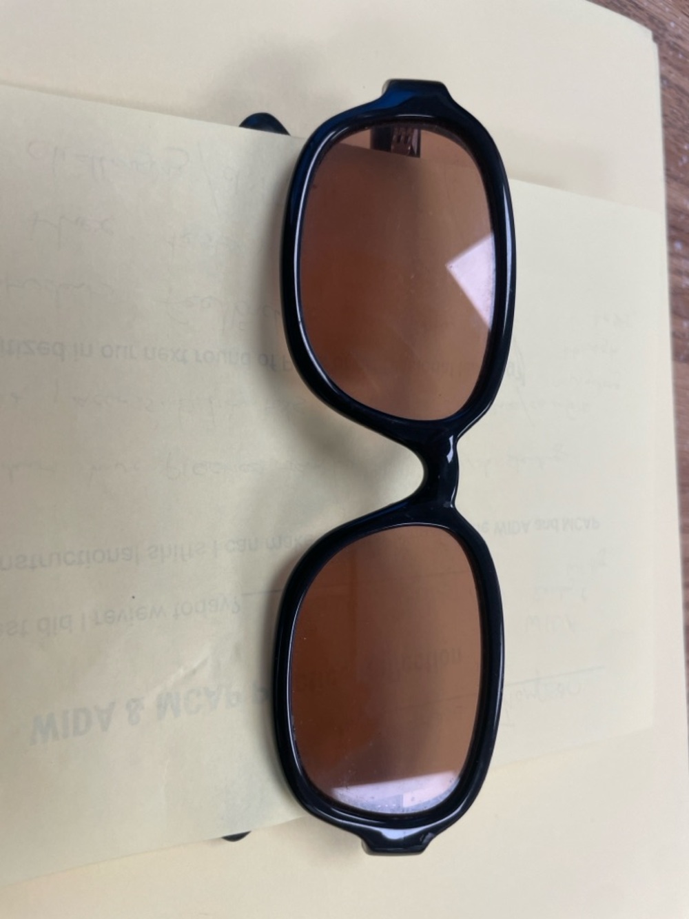 Quay Australia navy frame sunglasses with brown lenses - Picture 6 of 6